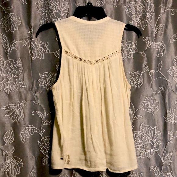 American Eagle Sleeveless blouse - Picture 2 of 4